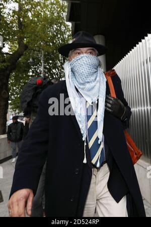 Dublino, Leinster, Irlanda. 12/Ottobre/2020. Irish High Court rifiuta di estradare Ian Bailey in Francia per l'assassinio del cittadino francese Sophie Tosan du Plantier in Irlanda nel 1996. Foto mostra Ian Bailey che arriva al tribunale. L'onorevole Bailey è già stato giudicato colpevole dell'assassinio, in sua assenza, di un tribunale francese. L'onorevole Bailey ha negato l'assassinio. Photo: Sasko Lazarov/RollingNews.ie Credit: RlingNews.ie/Alamy Live News Foto Stock