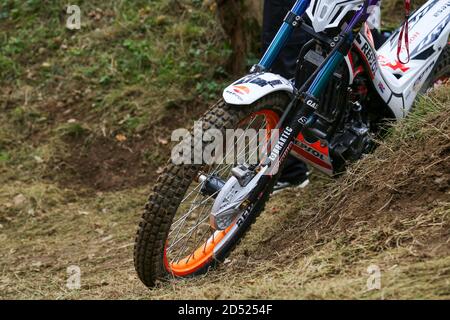 La ruota di una bici di prova durante il Campionato del mondo di prova Hertz FIM (round 4) sul circuito di Moto Club Lazzate il 11 ottobre 2020 a Lazzate (MB), esso Foto Stock