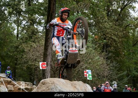 Toni Bou (Montesa / Trial GP) durante il Campionato del mondo Hertz FIM Trial (round 4) sul circuito Moto Club Lazzate il 11 ottobre 2020 a Lazzate (MB) Foto Stock