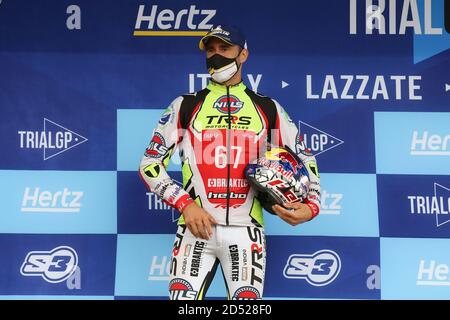 Adam Sans Raga (Vice campione del mondo) durante la cerimonia di premiazione del titolo mondiale sul circuito Moto Club Lazzate il 11 ottobre 2020 a Lazzate (MB), Italia Foto Stock