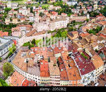 Antenna di Trento vista panoramica. Trento è una città sul fiume Adige in Trentino Alto Adige Sudtirol in Italia. Foto Stock