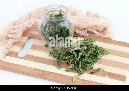 Foglie di Verbena al limone essiccato (Aloysia citrodora). Foto Stock