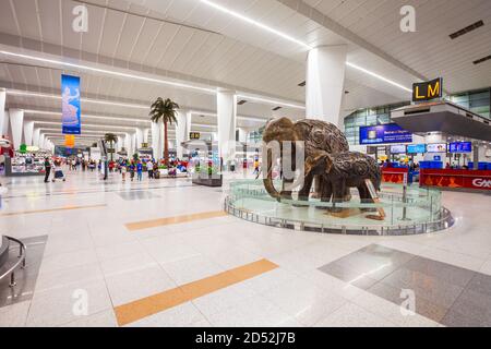 New DELHI, INDIA - 07 OTTOBRE 2019: Sculture di elefanti all'aeroporto internazionale Indira Gandhi a Nuova Delhi città in India. Foto Stock