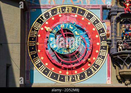 BERN, Svizzera - 13 luglio 2019: Zytglogge è un punto di riferimento medievale torre orologio nella città di Berna in Svizzera Foto Stock