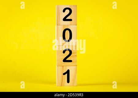 Il nuovo anno 2021 su cubetti di legno Foto Stock