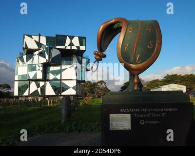 Mostra Salvador Dali presso la cantina d'Arenberg, Adelaide Hills, Australia del Sud Foto Stock