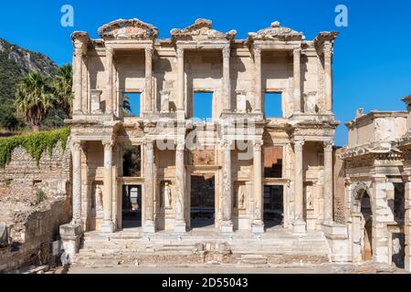 Biblioteca Celsius nell'antica città di Efeso, Turchia. Foto Stock