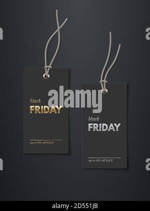 Black Friday prezzi tags con vendita mockup modello set. Cartoncini rettangolari con corde grigie per abiti con testo in oro e argento. Adesivi su nero Illustrazione Vettoriale