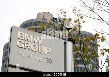 Monaco, Germania. 11 Ott 2020. BMW (Bayerische Motoren Werke) come marchio principale del Gruppo BMW è un'azienda automobilistica tedesca con sede a Monaco. (Immagine simbolo, foto tema) Monaco di Baviera, 11.10.2020 | utilizzo nel mondo Credit: dpa/Alamy Live News Foto Stock