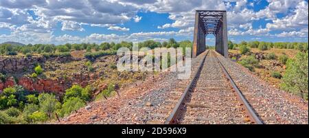 Railway Trestle Bridge su Bear Canyon, Perkinsville, Arizona, Stati Uniti Foto Stock