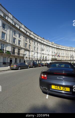 Wilton Crescent, eleganti case a schiera in stile georgiano, Belgravia, Londra, Regno Unito Foto Stock