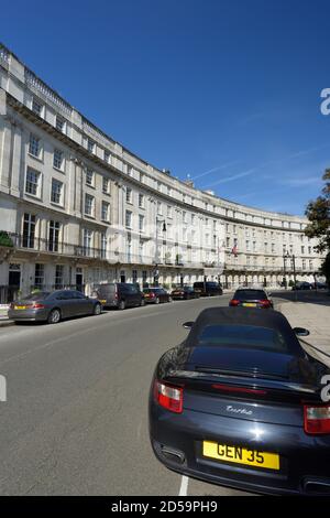 Wilton Crescent, eleganti case a schiera in stile georgiano, Belgravia, Londra, Regno Unito Foto Stock