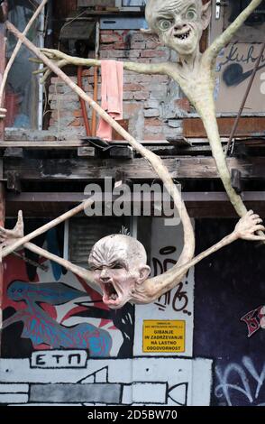 Iconica installazione artistica a Metelkova Mesto a Lubiana Foto Stock