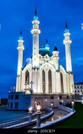 La moschea Kul-Sharif nel Cremlino di Kazan in Tatarstan, Russia Foto Stock