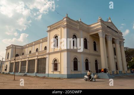 Mysore. Karnataka, India - Agosto 2017: La squisita architettura del Municipio di Mysore. Foto Stock