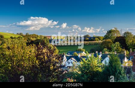 East Budleigh Village nestling in the valley. Foto Stock