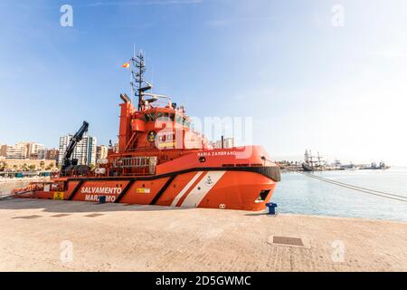 Malaga, Spagna. La Maria Zambrano (BS-22), una proprietà di tugboat della Sociedad de Salvamento y Seguridad Maritima (Società di sicurezza marittima e salvataggio) Foto Stock