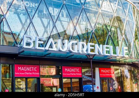 Centro commerciale Beaugrenelle a Parigi, Francia Foto Stock