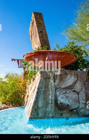 Taliesin Monolith Ovest e Fontana Foto Stock