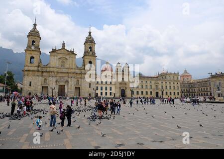 Colombia Bogota - Piazza Bolivar - Plaza de Bolivar de Bogota con Catedral Primada de Colombia Foto Stock