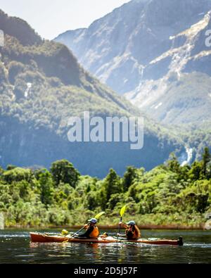 A Milford Sound Adventure - Fabian Andriessen Foto Stock