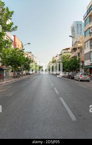 ISRAELE, Tel Aviv - 28 settembre 2020: Strade vuote durante la quarantena di Coronavirus. Strade vuote durante la pandemia di Covid 19. Nessuna gente. Nessun commercio, nessun mercato. Blocco della crisi del coronavirus. Yom Kippur Foto Stock