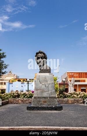 Statua di Simón Bolivar a Plaza Bolivar, da 'Museo Nazionale di Archeologia, Antropologia e Storia del Perù', Lima, Perù, Sud America Foto Stock