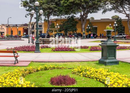 Plaza Bolivar e 'Museo Nazionale di Archeologia, Antropologia e Storia del Perù', Lima, Perù, Sud America Foto Stock