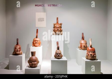 Ritratto Head Bottles, la galleria della collezione Moche, 'Museo Nazionale di Archeologia, Antropologia e Storia del Perù', Lima, Perù, Sud America Foto Stock