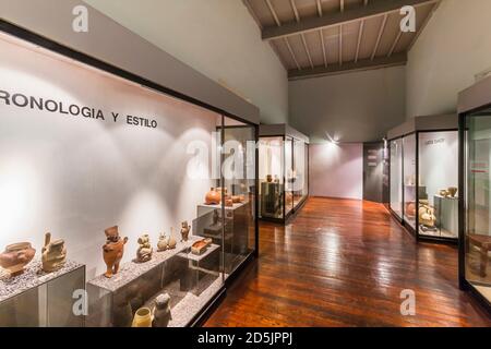 La galleria della collezione di cultura Chancay, precolombiana, 'Museo Nazionale di Archeologia, Antropologia e Storia del Perù', Lima, Perù, Sud America Foto Stock