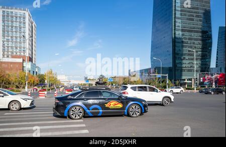 Pechino, Cina. 13 ottobre 2020. Il baidu robo-Taxis invita i cittadini a prendere gratuitamente a Pechino, Cina il 13 ottobre 2020.(Photo by TPG/cnsphotos) Credit: TopPhoto/Alamy Live News Foto Stock