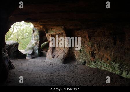 All'interno di Nanny's Rock, un'ex casa rock sul bordo di Kinver, Staffordshire, Inghilterra, Regno Unito. Foto Stock