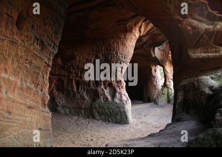 All'interno di Nanny's Rock, un'ex casa rock sul bordo di Kinver, Staffordshire, Inghilterra, Regno Unito. Foto Stock