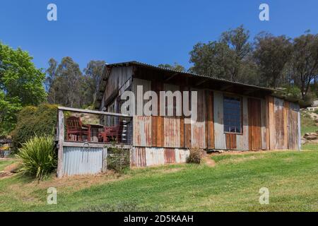 Vecchie case ed edifici nella storica città di Laguna, una località nella città di Cessnock, nella regione Hunter del nuovo Galles del Sud, Australia. Foto Stock