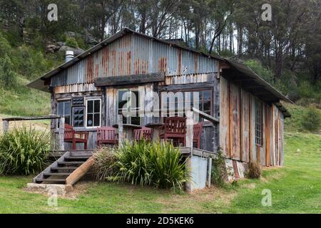 Vecchie case ed edifici nella storica città di Laguna, una località nella città di Cessnock, nella regione Hunter del nuovo Galles del Sud, Australia. Foto Stock