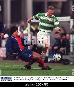 08-MAY-96 ... Finale della Coppa europea delle Coppe ... Parigi St-Germain / Rapid Vienna ... Patrick Colleter di PSG affronta Stephan Marasek di Rapid Vienna Foto Stock