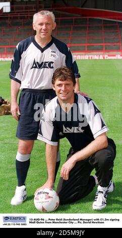 Peter Reid (responsabile Sunderland) Con 1.3m firma Niall Quinn da Manchester City Foto Stock