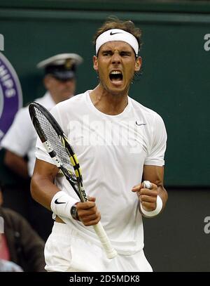 Il spagnolo Rafael Nadal celebra un punto contro Mikhail Kukushkin del Kazakhstan Foto Stock