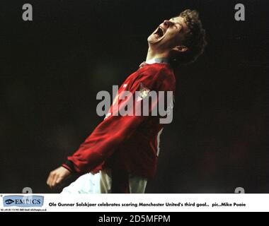 OLE Gunnar Solskjaer celebra il terzo gol di Manchester United Foto Stock