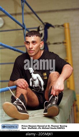 Il principe Naseem Hamed a St. Thomas' BoxingrGym Sheffieldr Foto Stock