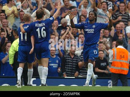 Didier Drogba di Chelsea celebra il punteggio Foto Stock