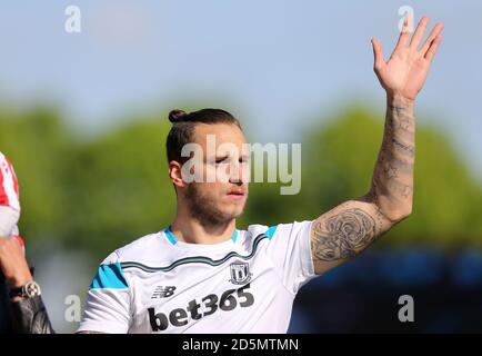 Stoke City's Marko Arnautovic durante il giro di apprezzamento Foto Stock