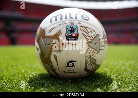 Dettaglio della palla di gioco del campionato Sky Bet Foto Stock