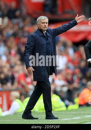 Il manager del Manchester United Jose Mourinho reagisce sulla linea di contatto. Il manager del Manchester United Jose Mourinho reagisce sulla linea di contatto. Foto Stock