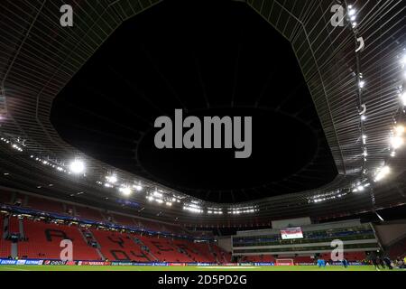 Una visione generale della BayArena in vista della partita tra Bayer Leverkusen e Tottenham Hotpsur. Foto Stock