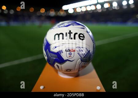 Il pallone ufficiale della Sky Bet EFL Foto Stock