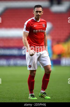 Andrew Crofts di Charlton Athletic festeggia dopo il gioco Foto Stock