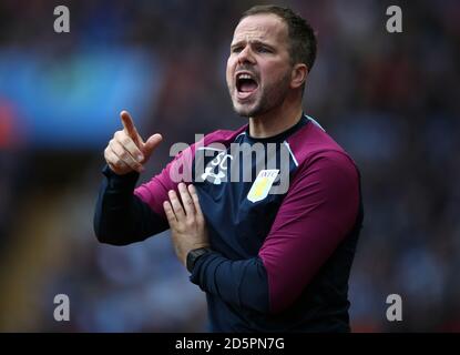 Aston Villa primo allenatore di squadra Stephen Clemence Foto Stock