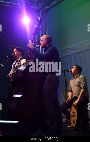 Il brivido Collins gioca nel bar Final Flight a Cheltenham Ippodromo Foto Stock