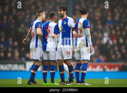 (Da sinistra a destra) Darragh Lenihan di Blackburn Rovers, Liam Feeney, Charlie Mulgrew e Danny Graham si allineano Foto Stock